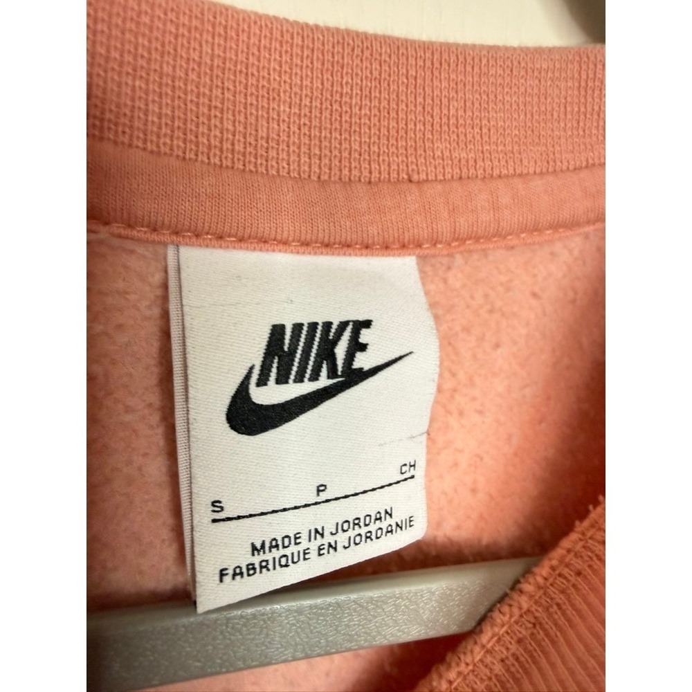 Nike Sportswear Club Fleece Crewneck Sweatshirt Peach BV2662-824 Womens Small - Picture 3 of 6